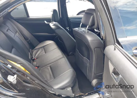 2013 Mercedes-Benz C 350 Sport из США, поврежденный, VIN WDDGF5HB4DR258643